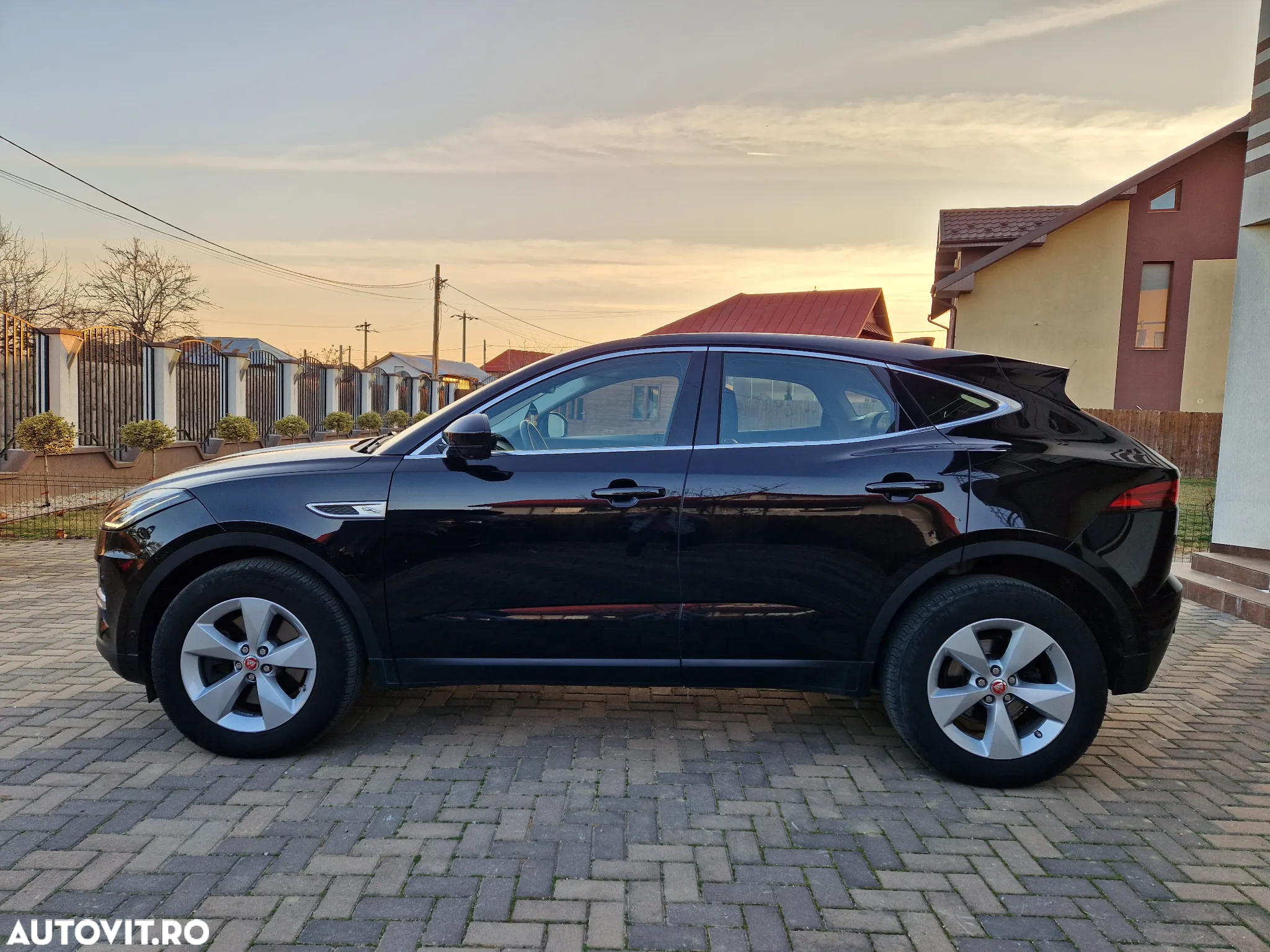 Jaguar E-Pace D165 AWD R-Dynamic HSE - 3