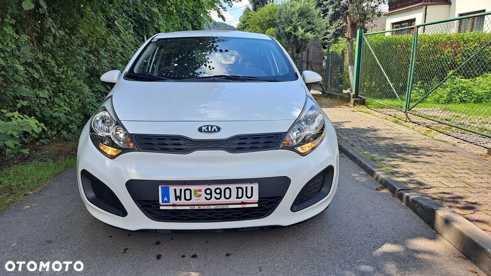 Kia Rio 1.2 L - 2