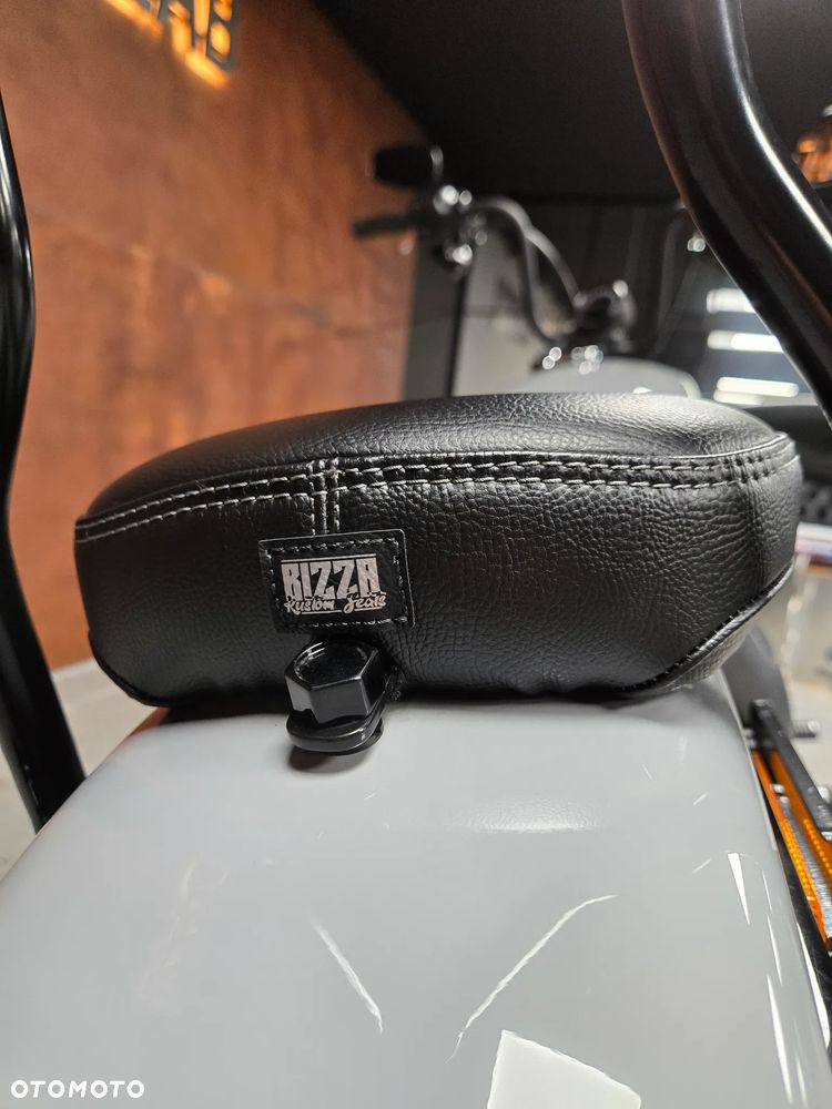 Harley-Davidson Softail Street Bob - 7