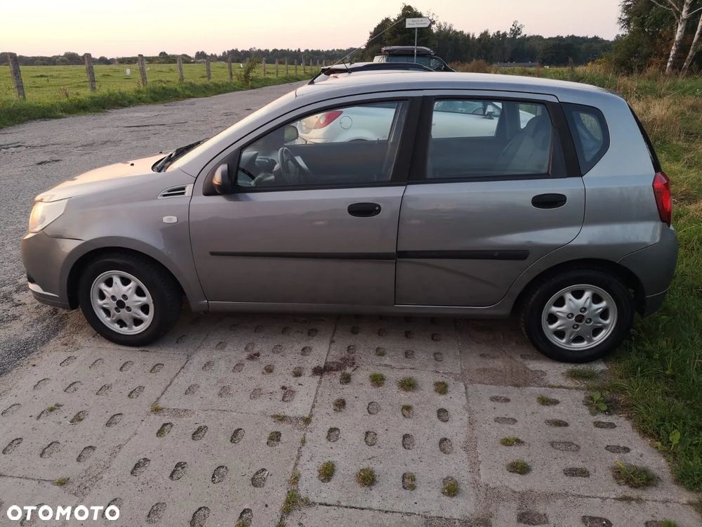 Chevrolet Aveo 1.2 16V Base - 5
