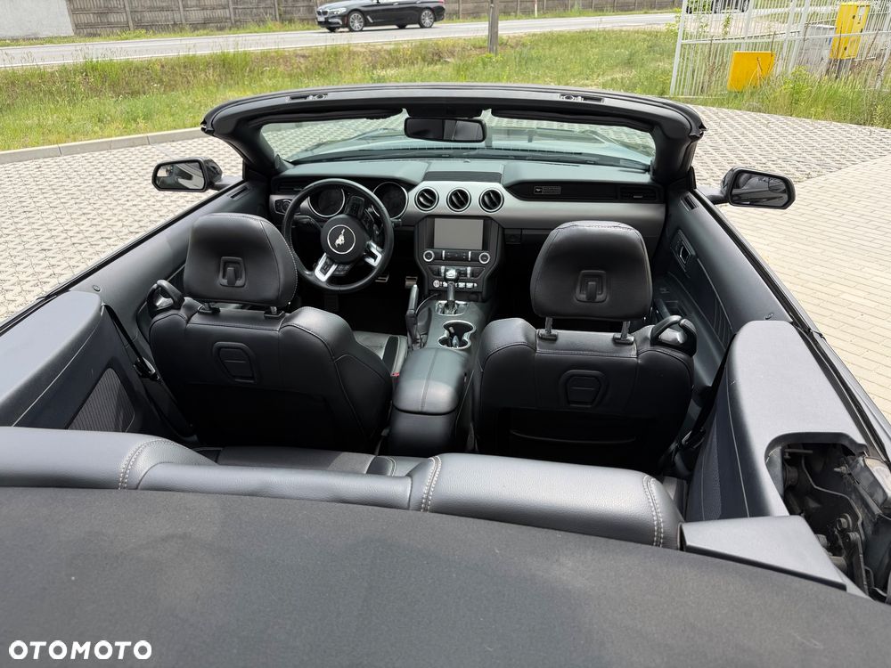 Ford Mustang - 7
