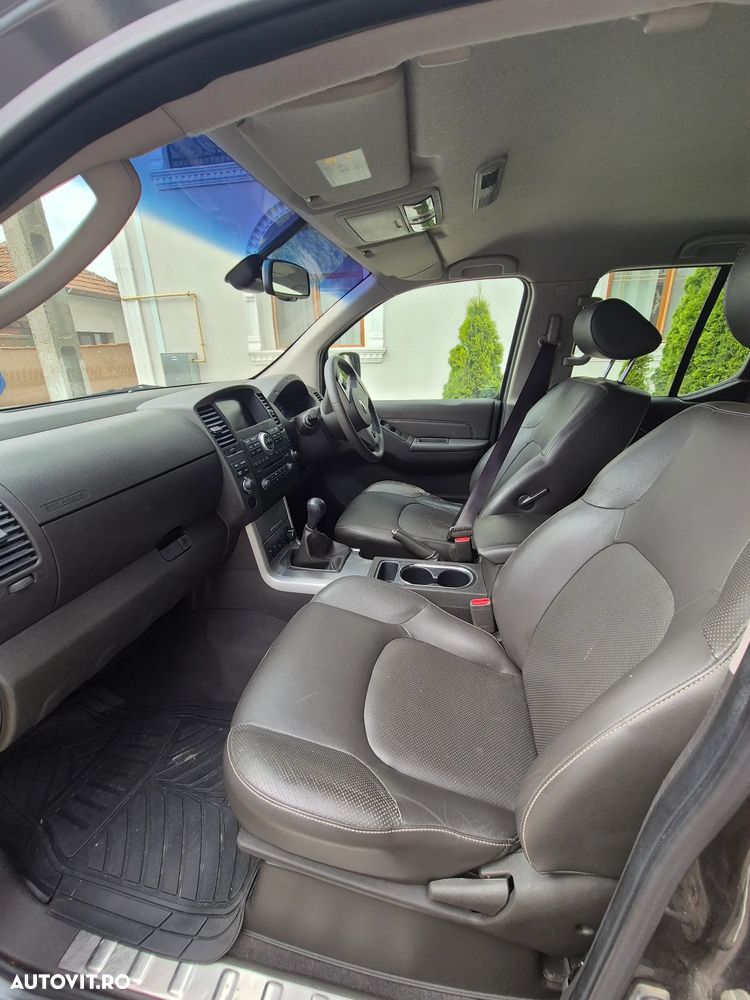 Nissan Navara 2.5 dCi DPF 4X4 Double Cab LE - 6
