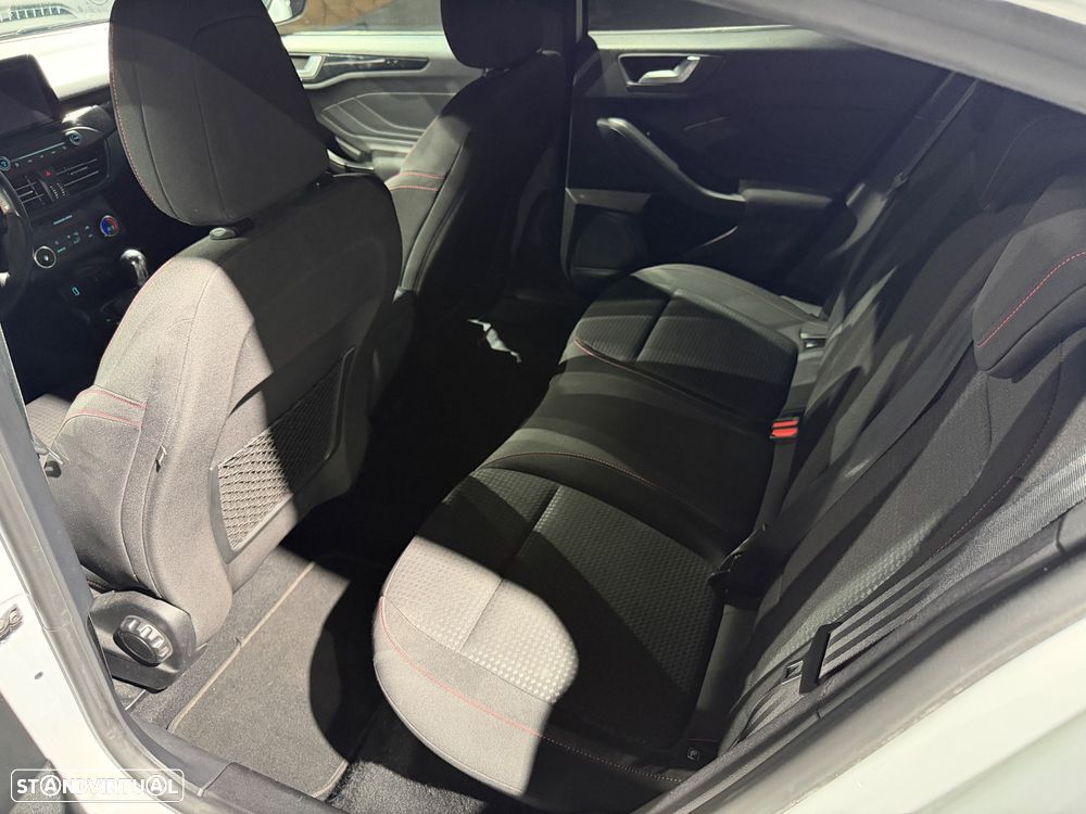 Ford Focus 1.0 EcoBoost ST-Line - 42