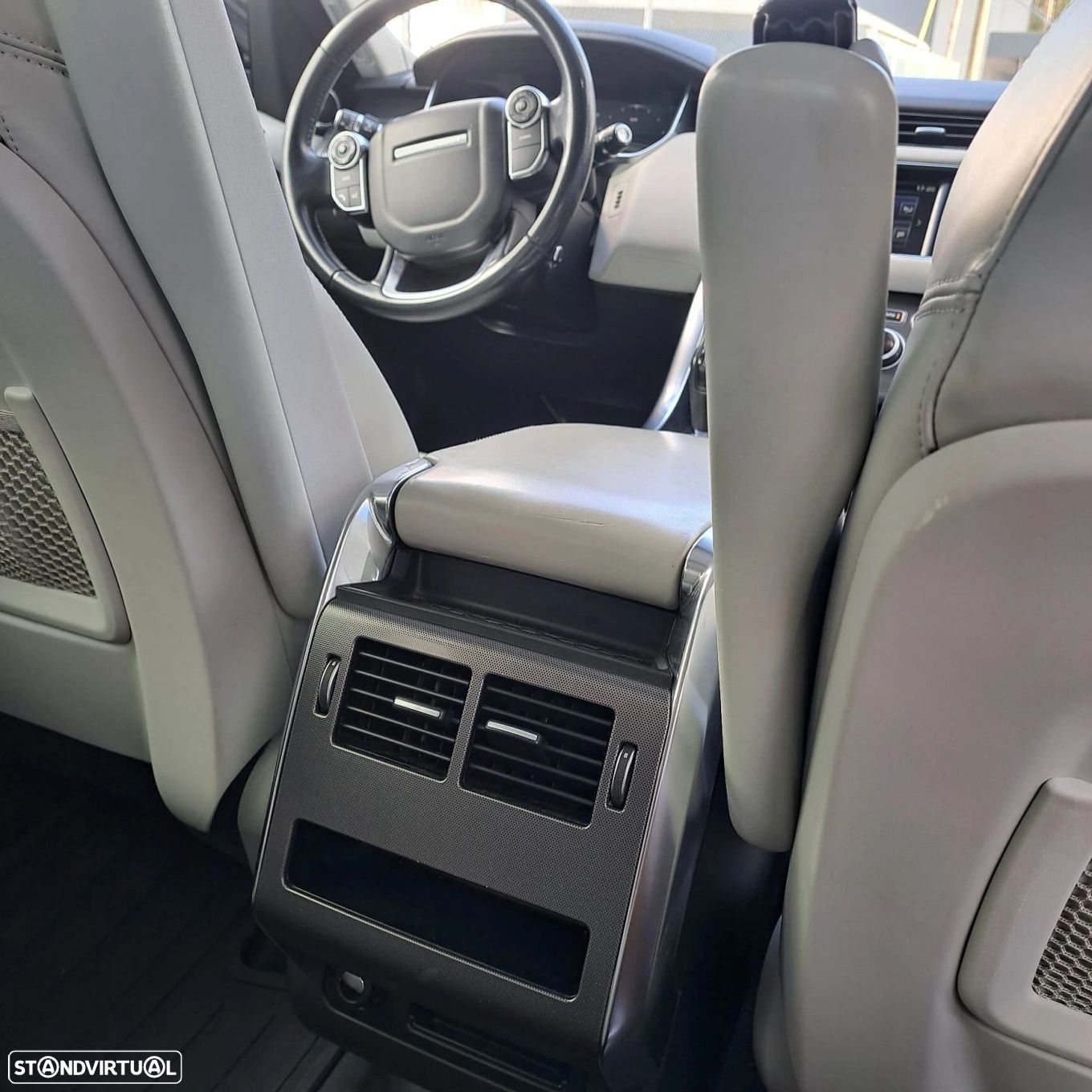 Land Rover Discovery Sport - 32