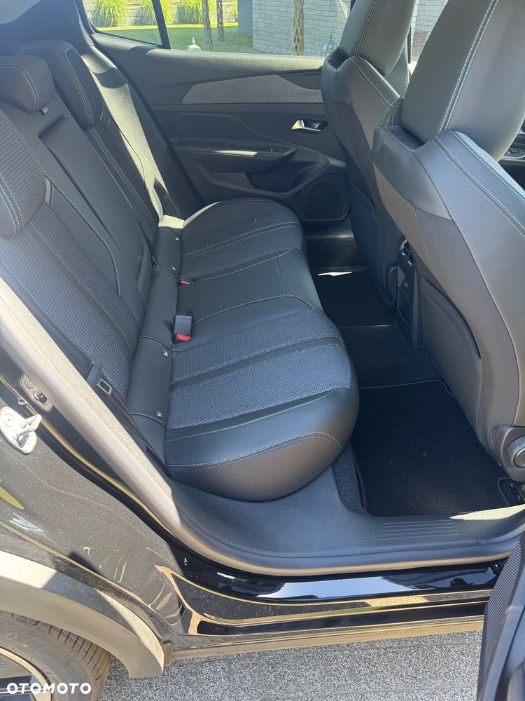 Peugeot 408 180 e-EAT8 Allure Pack - 24