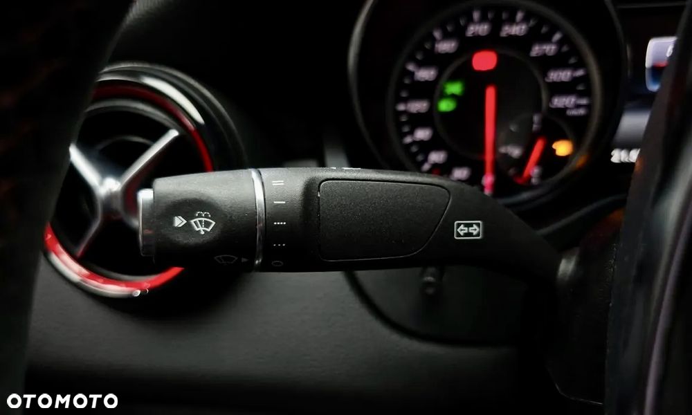 Mercedes-Benz CLA AMG 45 4Matic AMG Speedshift DCT 7G - 17