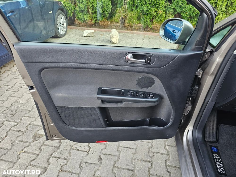 Volkswagen Golf Plus 1.6 TDI DPF DSG Highline - 24