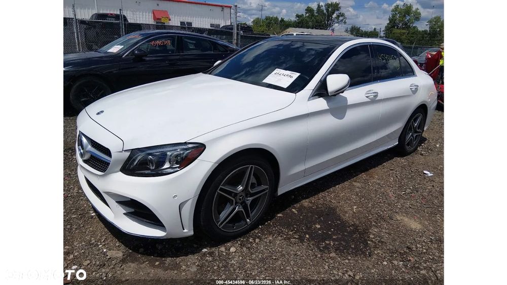 Mercedes-Benz Klasa C 300 4Matic 9G-TRONIC AMG Line - 1