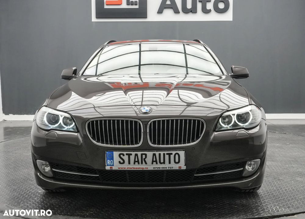 BMW Seria 5 520d Touring Aut. Luxury Line - 2