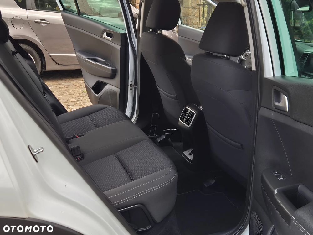 Kia Sportage 1.6 GDI L Business Line Plus 2WD - 27