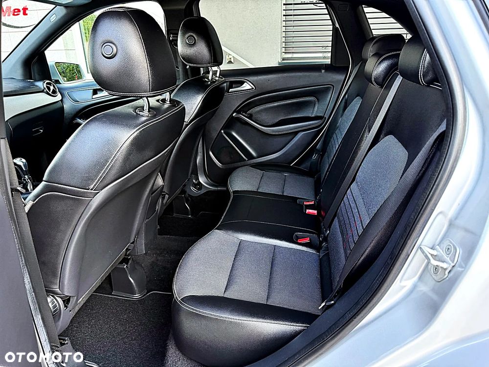 Mercedes-Benz Klasa B 180 AMG Line - 21