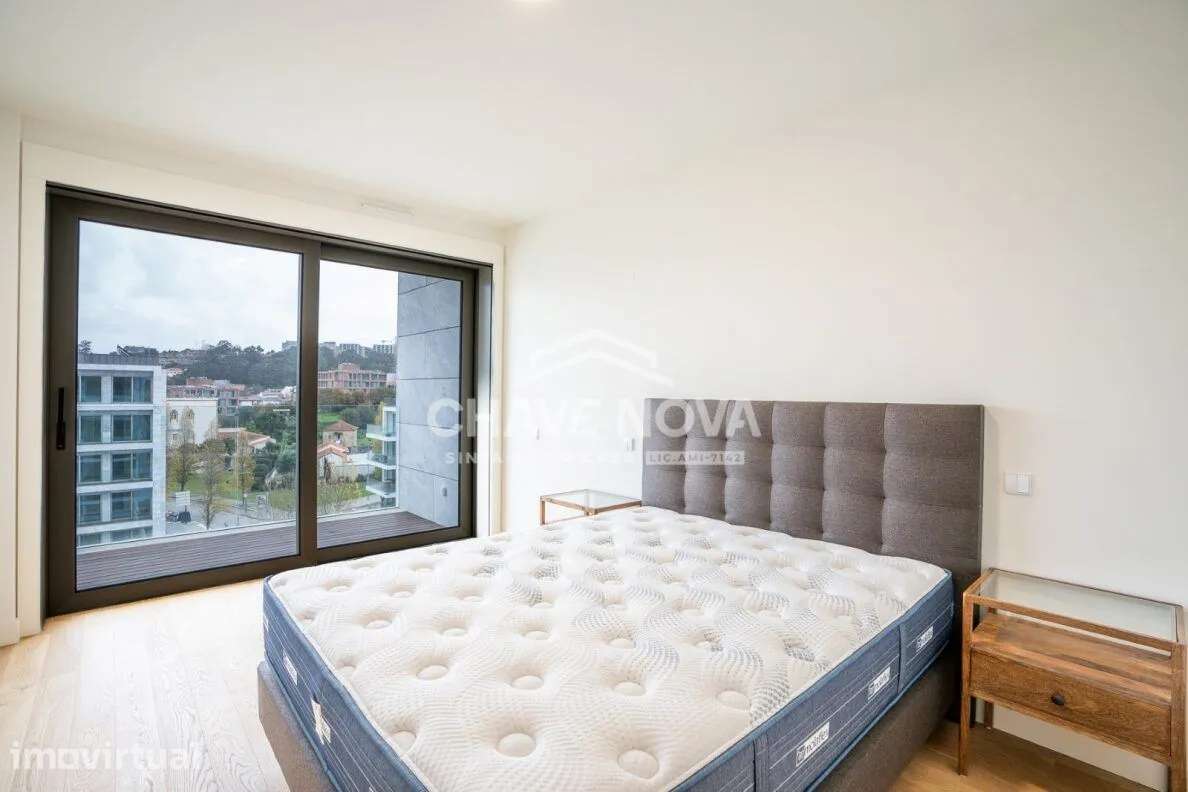 T2 Mobilado para Arrendamento – Último piso, vista rio Vila Nova Gaia - Grande imagem: 4/9