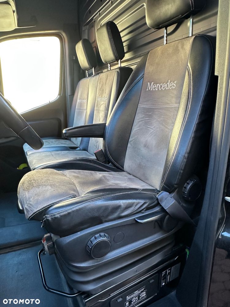 Mercedes-Benz Sprinter 319 - 10