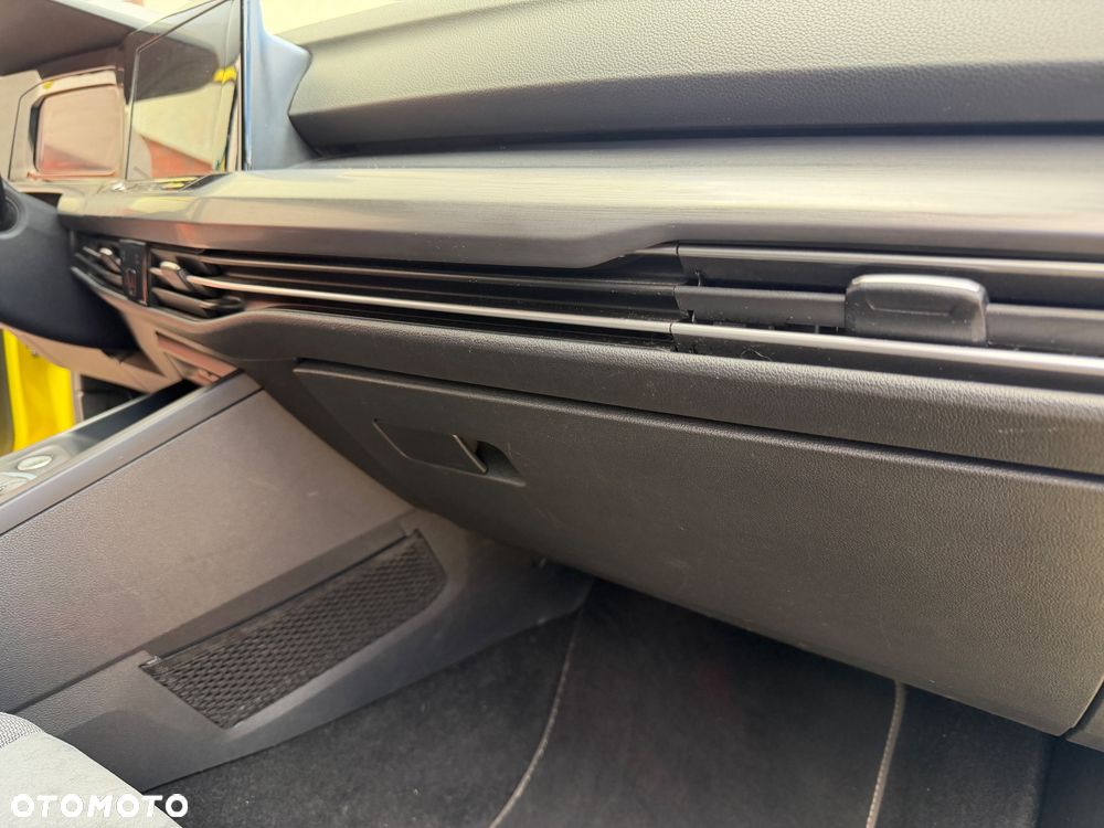 Volkswagen Golf 1.5 TSI EVO Style - 31