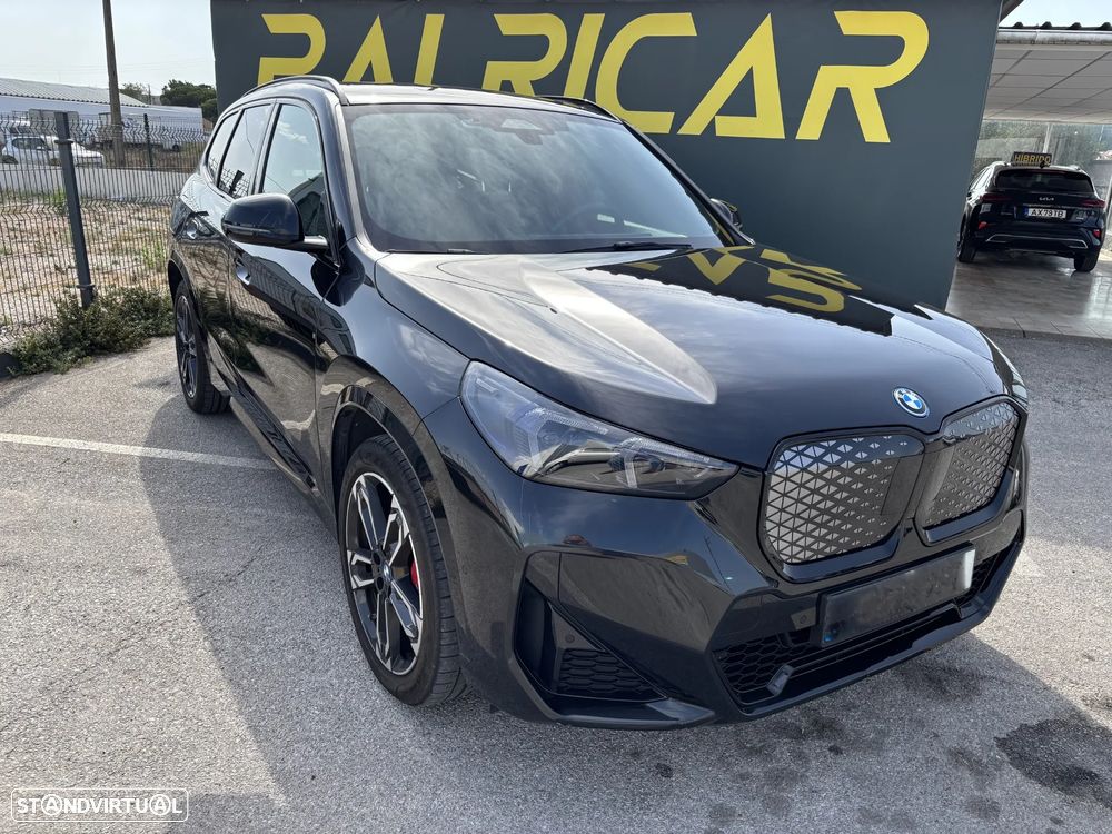 BMW iX1 eDrive20 Pack Desportivo M Pro - 1