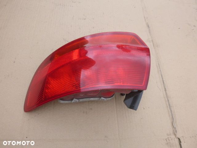 LAMPA PRAWY TYŁ PRAWA TYLNA AUDI A3 8P 5D - 11