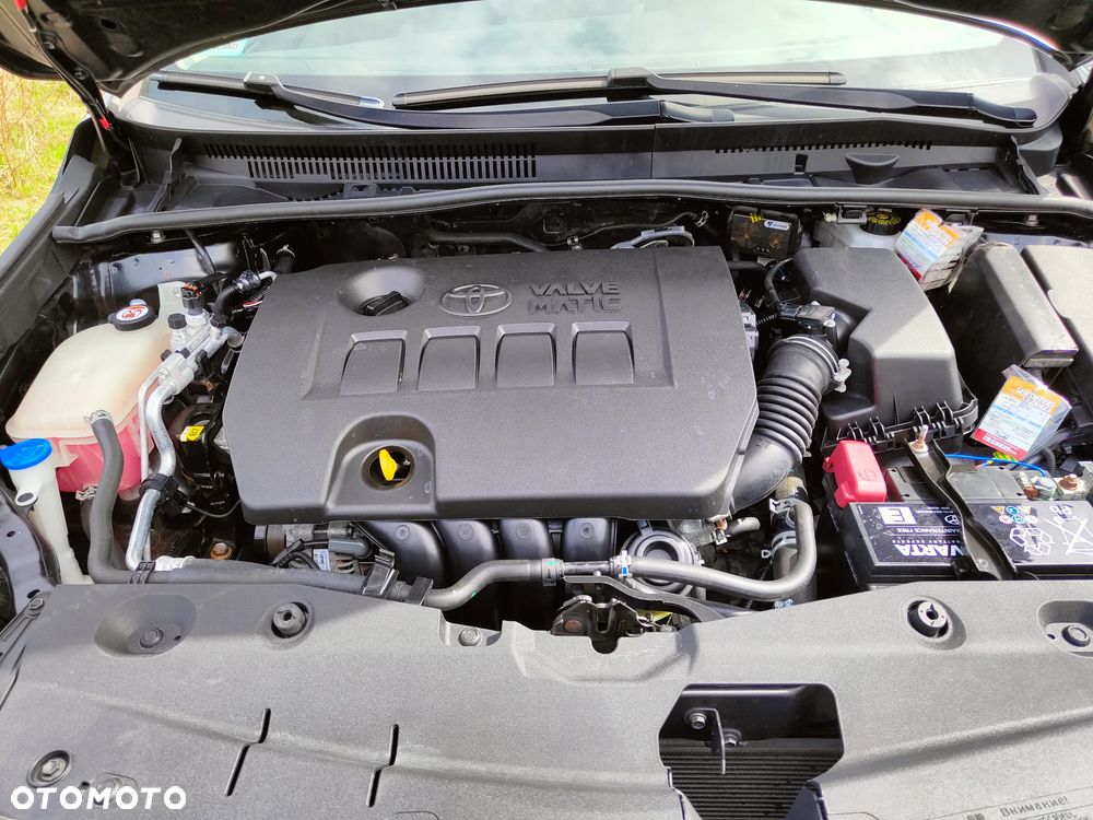 Toyota Avensis 1.8 Premium - 10