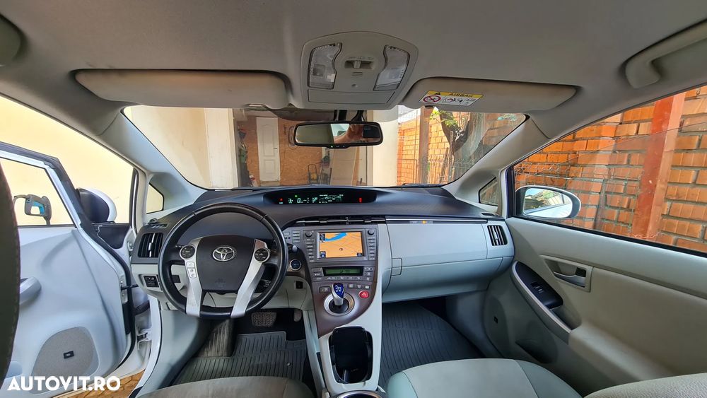 Toyota Prius - 8