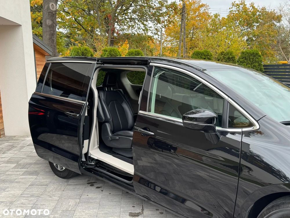 Chrysler Pacifica - 6