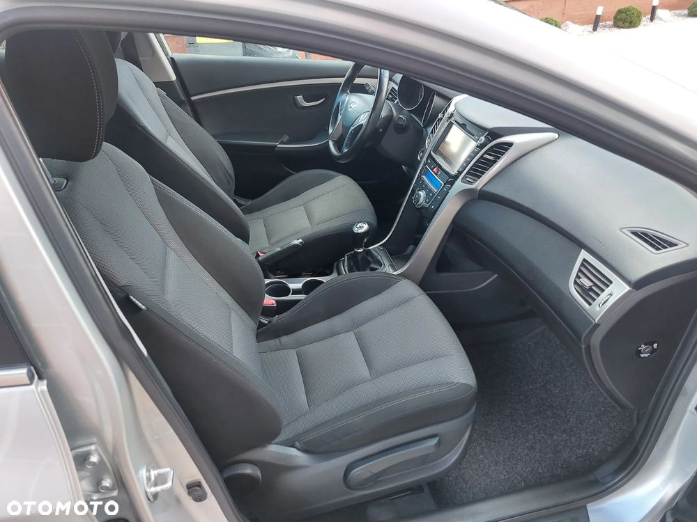 Hyundai i30 blue 1.6 GDI YES Gold - 9