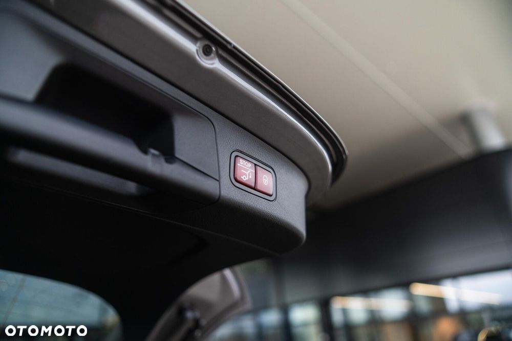 Mercedes-Benz GLA - 21