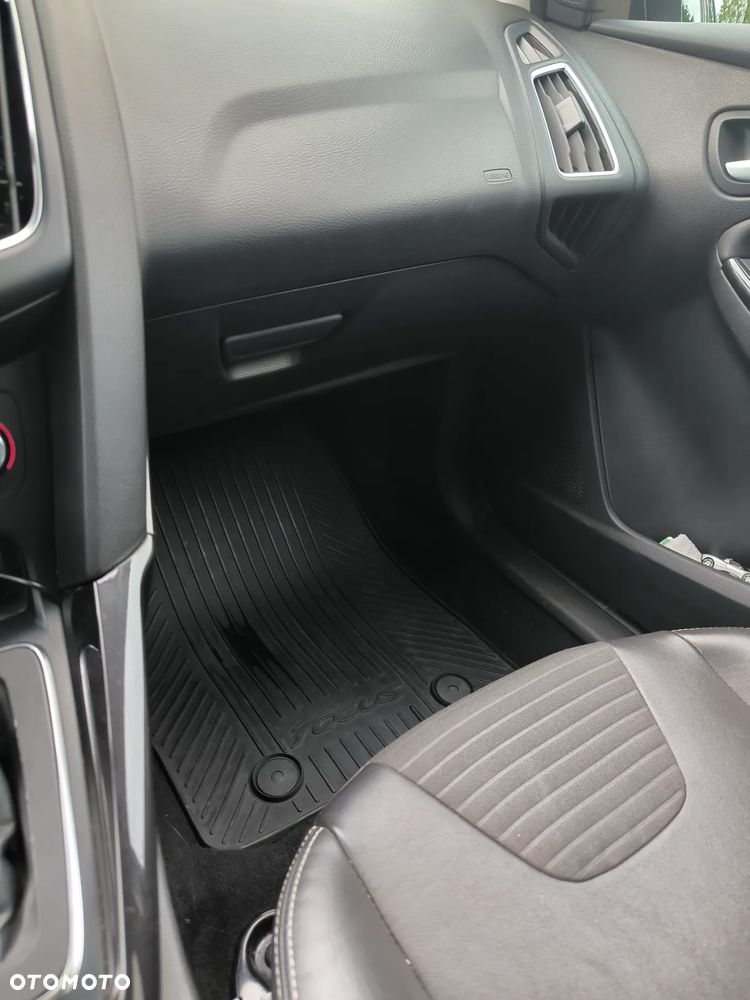 Ford Focus - 26