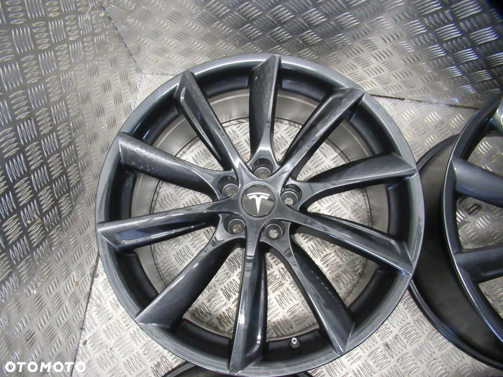 Felgi Tesla Modal 3 Model Y 9Jx20 et40 5x114,3 - 4