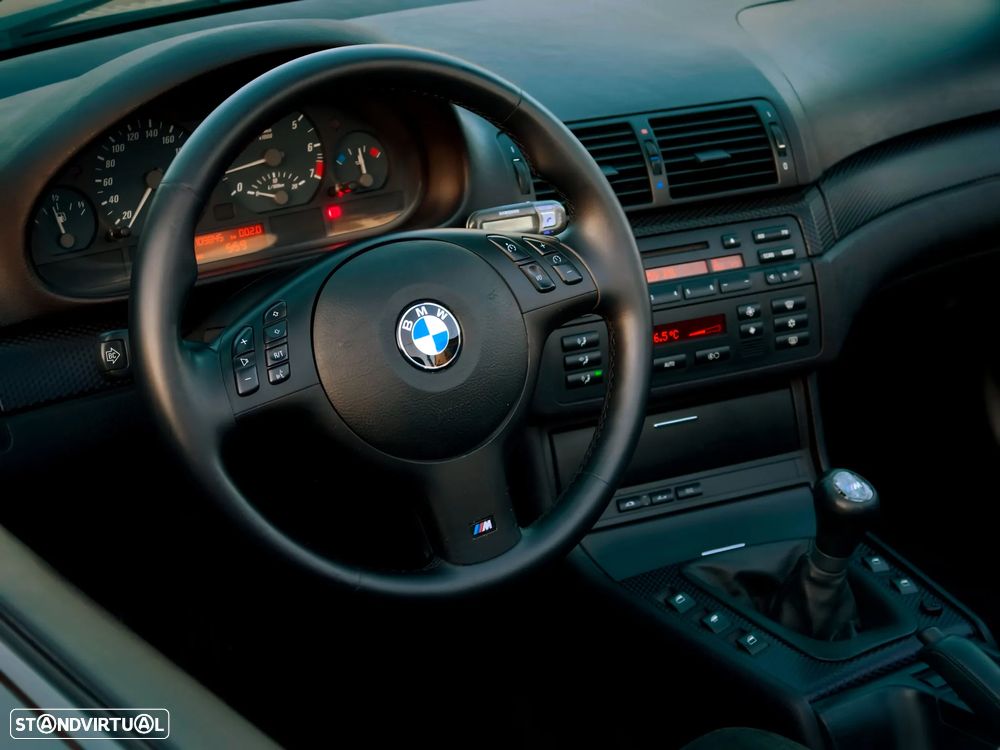 BMW 318 i M Sport Edition - 32