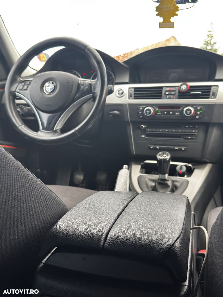 BMW Seria 3 320d - 15