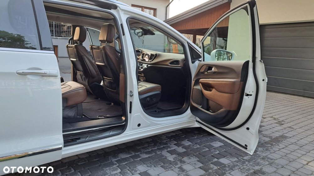 Chrysler Pacifica - 18