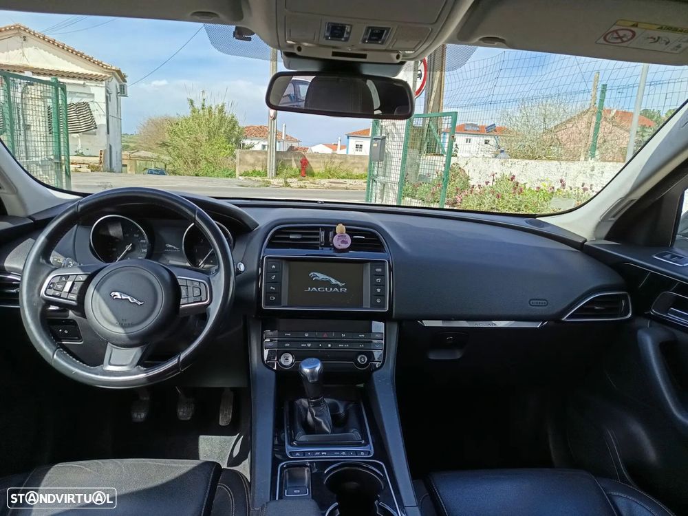 Jaguar F-Pace 2.0 i4D Prestige AWD - 17