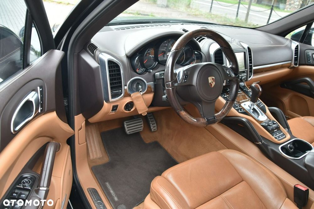 Porsche Cayenne - 18