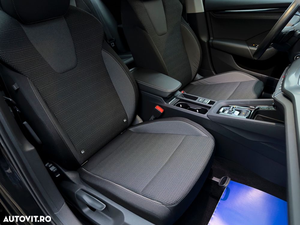 Skoda Octavia Combi 2.0 TDI DSG Tour - 25