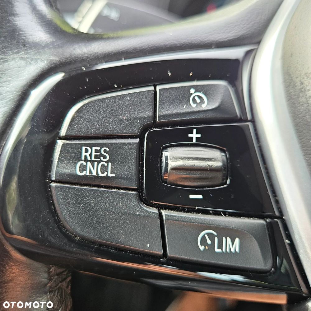 BMW Seria 5 520i M Sport sport - 26