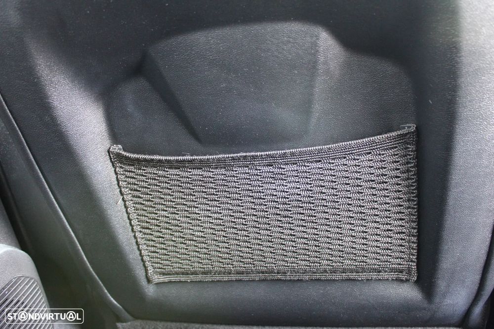 Renault Captur 1.0 TCe Exclusive - 25