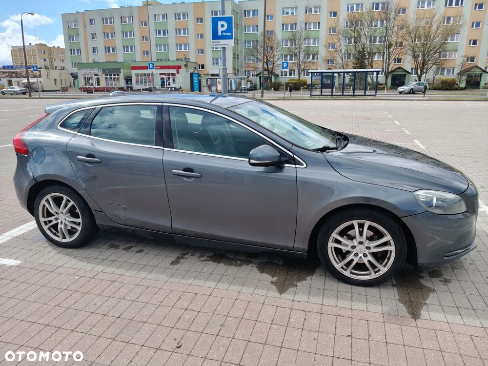 Volvo V40 D2 Momentum - 2