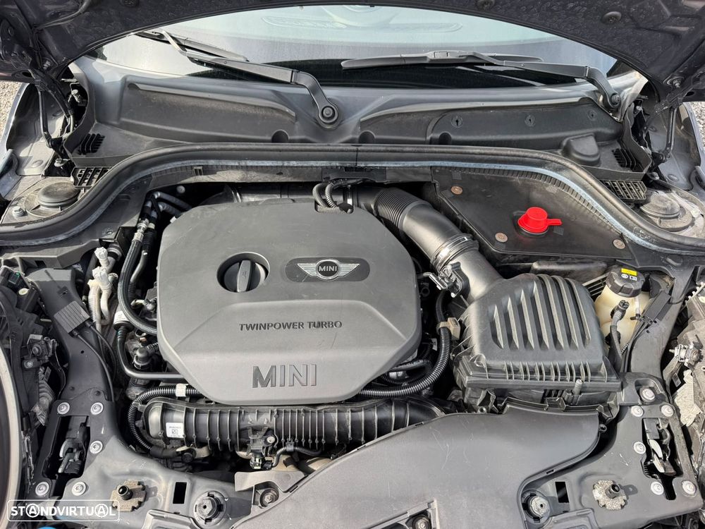 MINI Cabrio John Cooper Works - 40