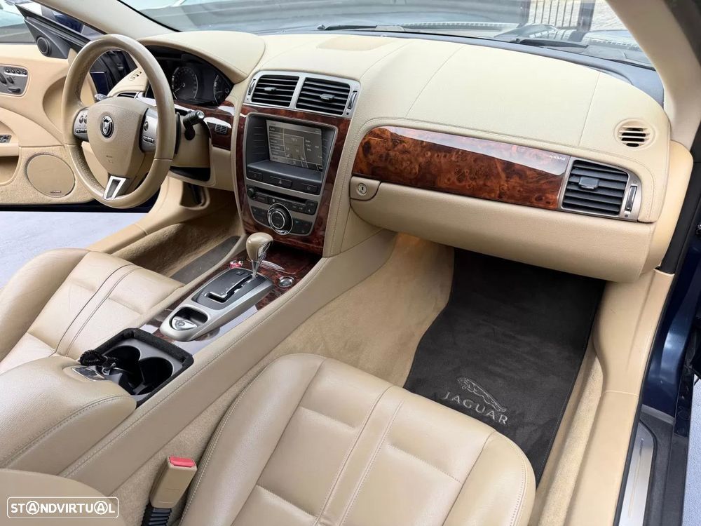 Jaguar XK XK8 4.2 Covertible Classic - 12