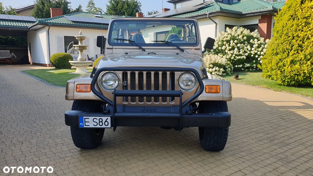 Jeep Wrangler - 8