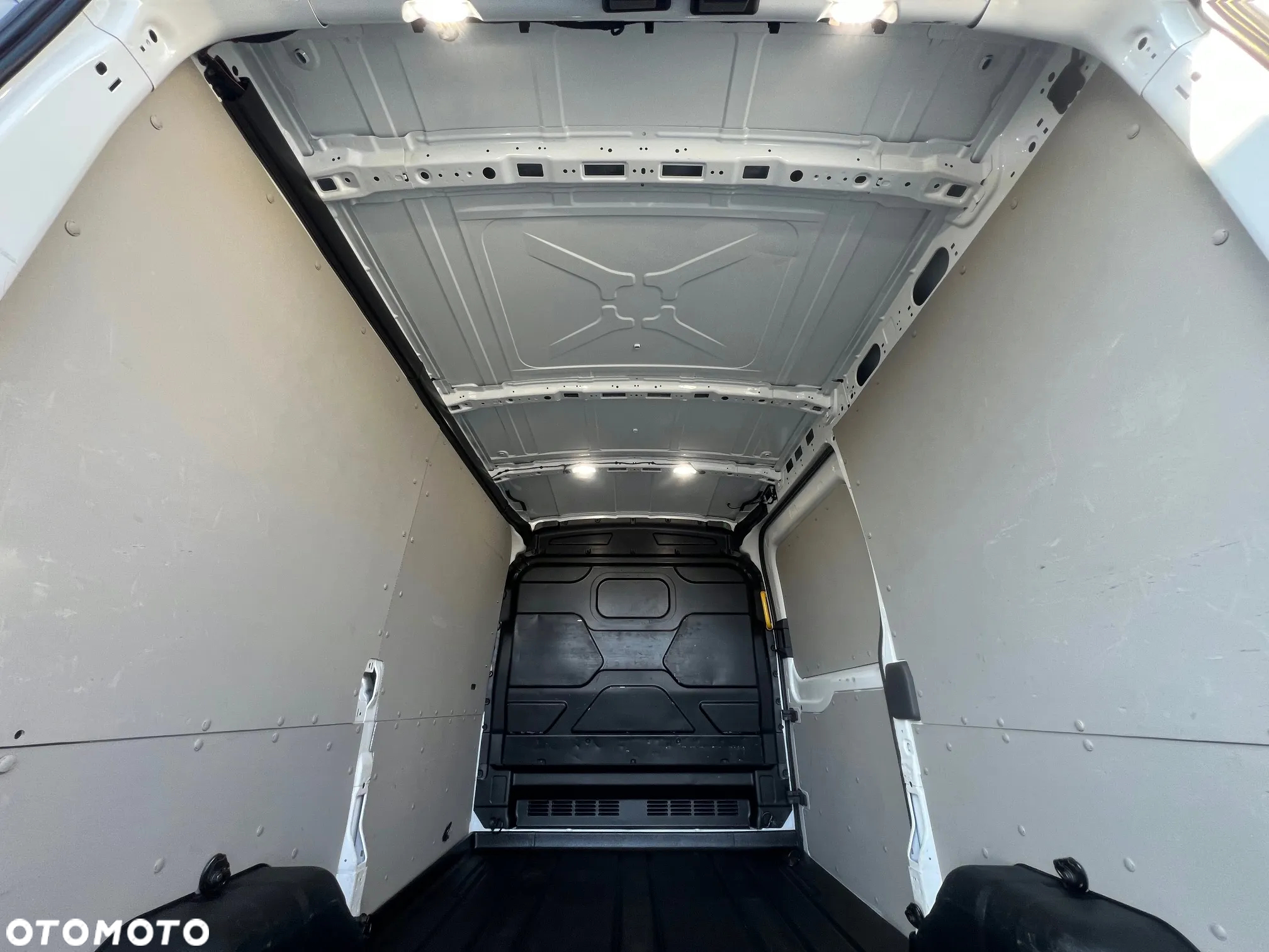 Ford Transit L2H2 Furgon Blaszak Lift Salon PL, Jeden Właściciel - 14