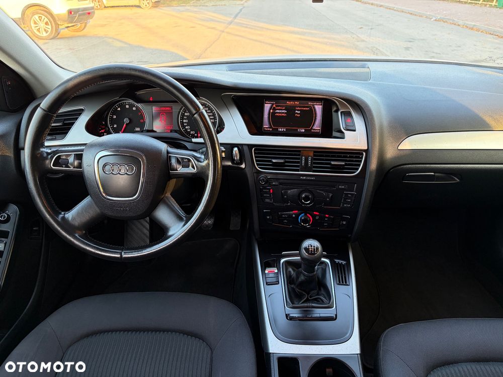 Audi A4 Limousine - 26