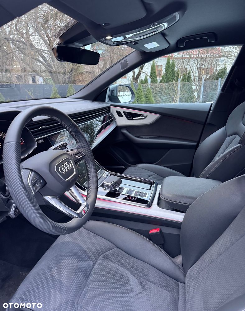 Audi Q8 - 11