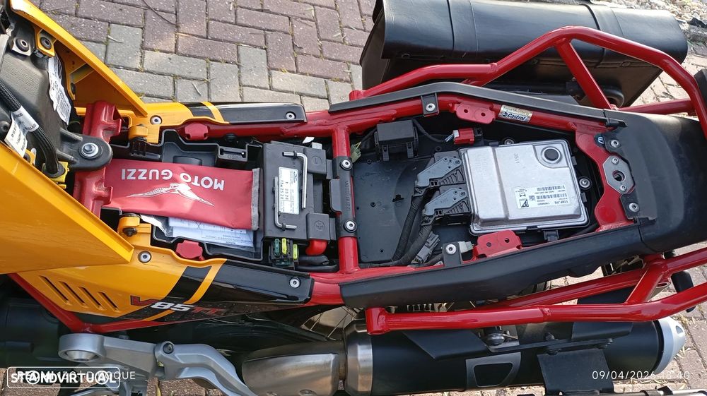 Moto Guzzi 850 V85TT - 5