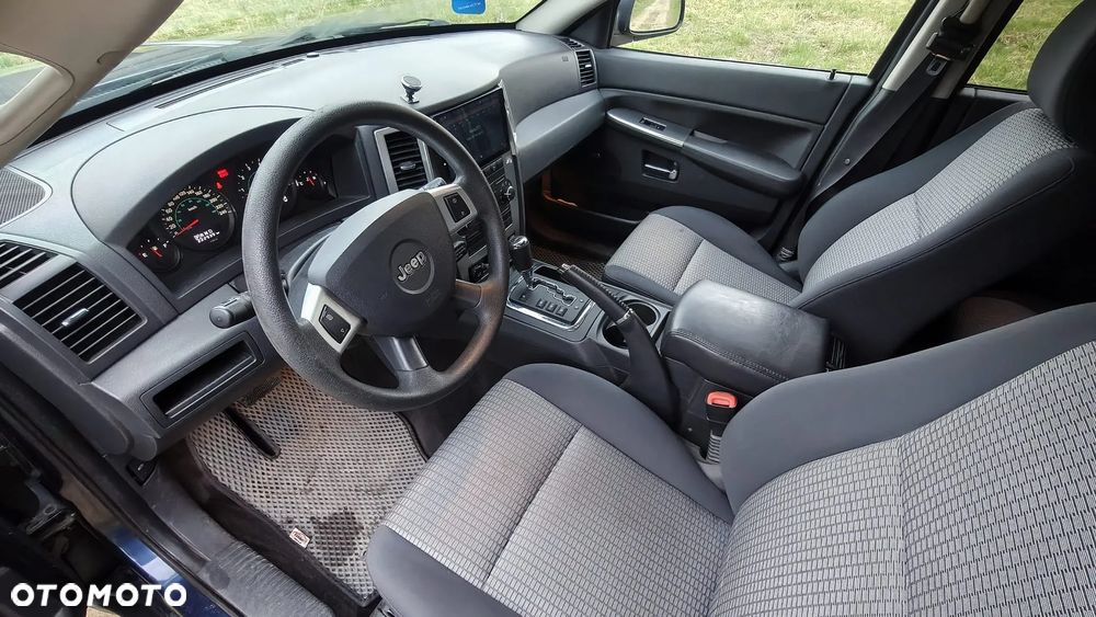 Jeep Grand Cherokee - 13