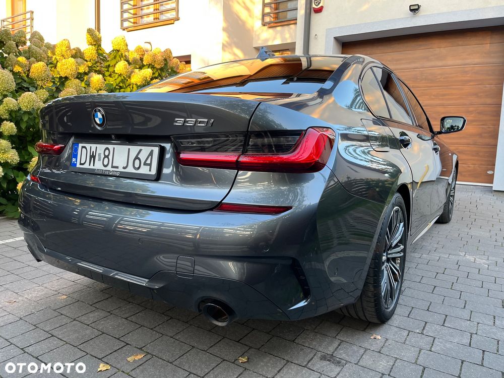 BMW Seria 3 330i xDrive M Sport sport - 28