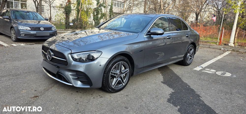 Mercedes-Benz E 300 4MATIC Aut. - 1