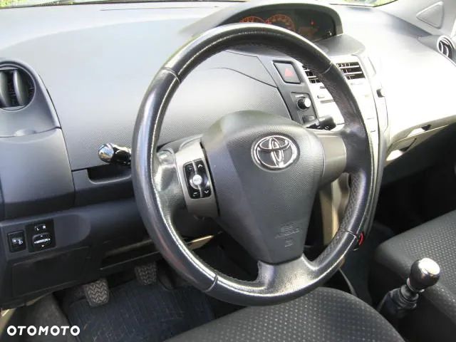 Toyota Yaris 1.33 Luna - 17