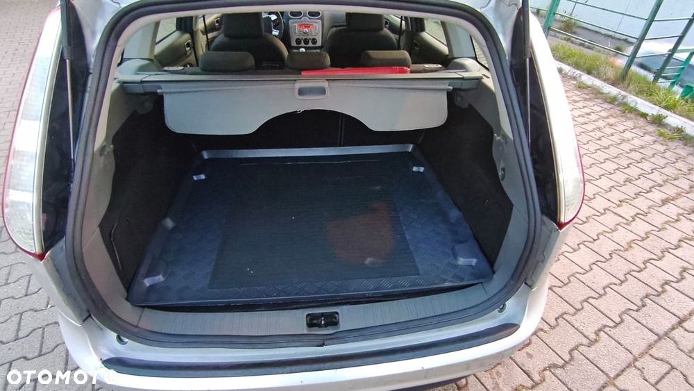 Ford Focus 1.8 TDCi Ambiente - 6