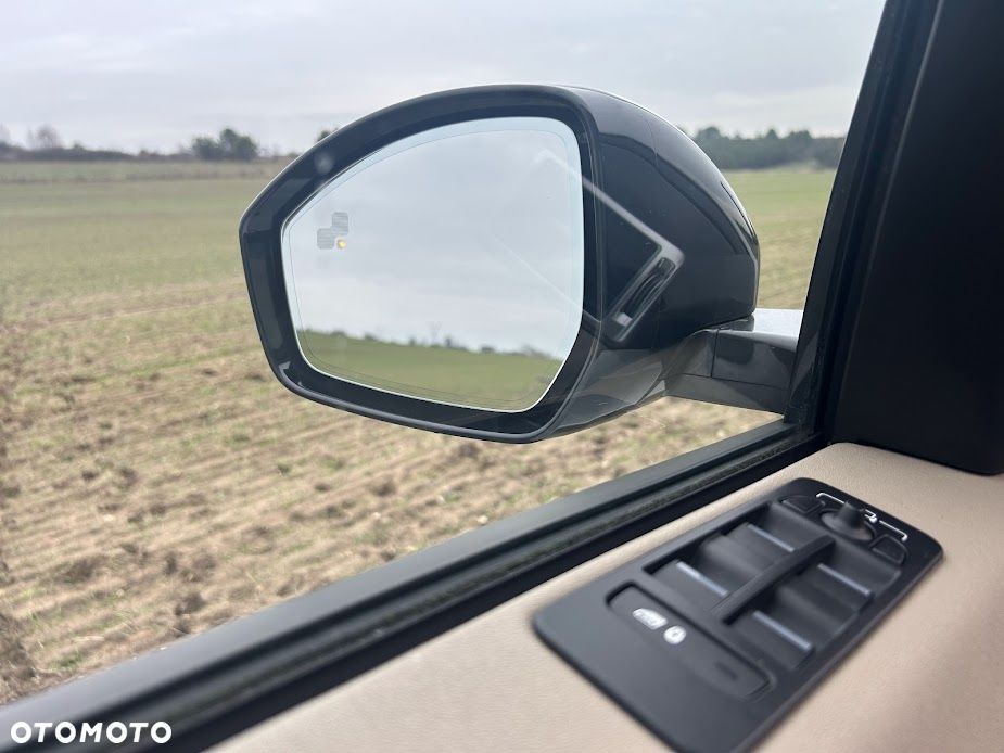 Land Rover Discovery Sport - 21