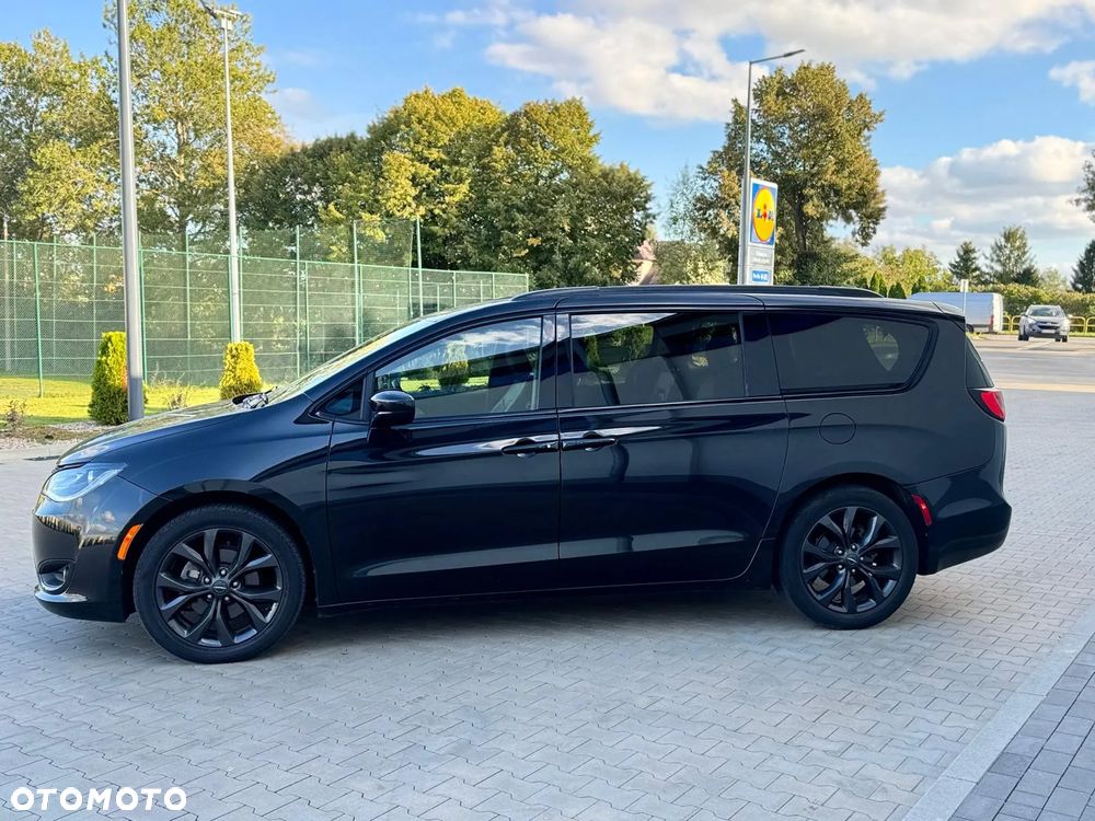 Chrysler Pacifica - 5